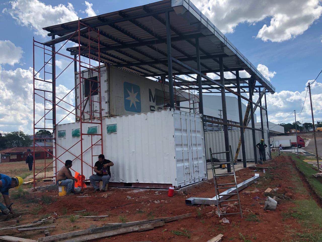 Contenedor de 40 pies modificado a oficina doble, vista lateral exterior
